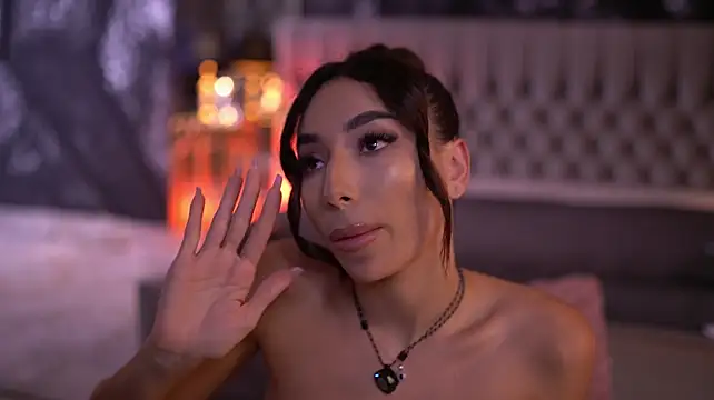 GinaValentinna Adlı Modelin Canlı XXX Sohbeti