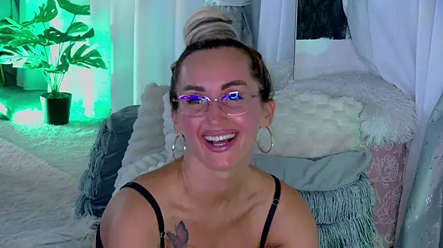 IsabelleEthan live XXX chat