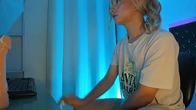 BellaRoge's Live XXX Chat