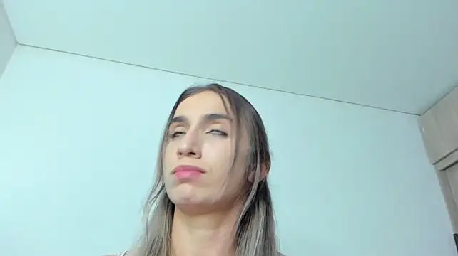 im_sarah34 Live XXX-Chat