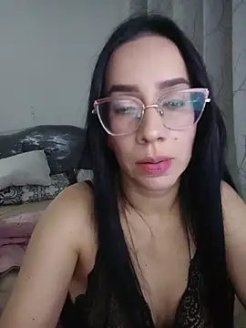 XXX chat uživo modela YaraDuartee
