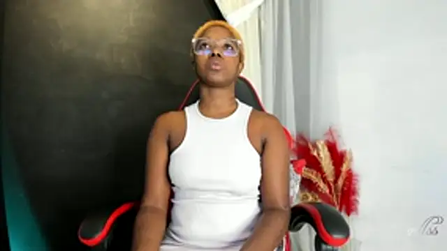 XXX chat uživo modela connywellss