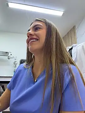 XXX chat uživo modela alicee16