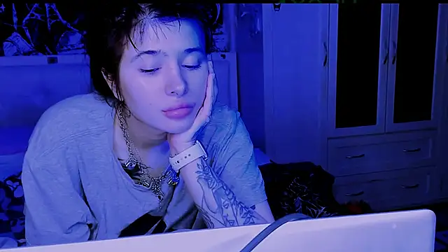 XXX chat uživo modela AllisonDeetz