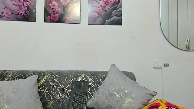 pinky_f00x Chat XXX live
