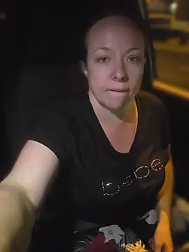 julimonroe XXX чат на живо