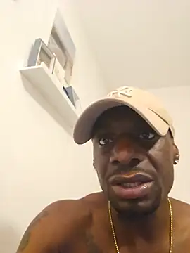 XXX chat uživo modela black_freaky666