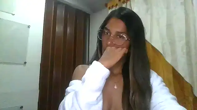 Juanabrunette7's Live XXX Chat