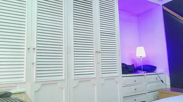 XXX chat uživo modela Adel_Nesbiit