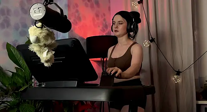 Chat XXX en directo de KiraLiLime