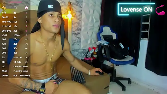 XXX chat uživo modela Damian-Lux
