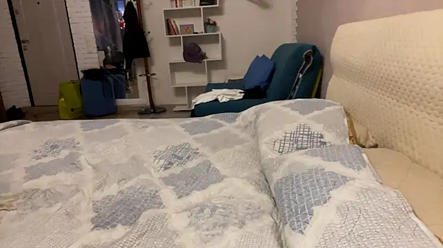 XXX chat uživo modela MiaWarhol