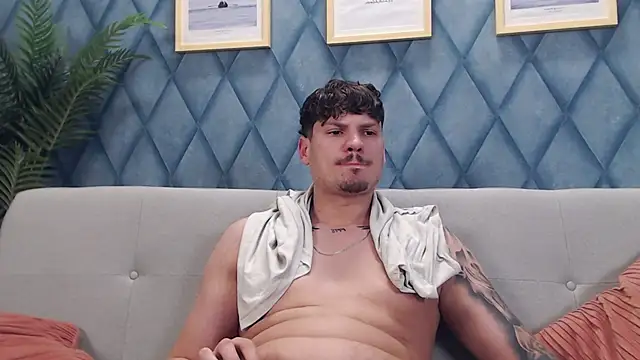 XXX chat uživo modela marioalessio