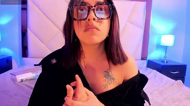 XXX chat uživo modela oushu