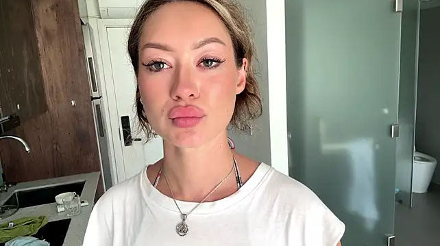 XXX chat uživo modela AngelynFusi