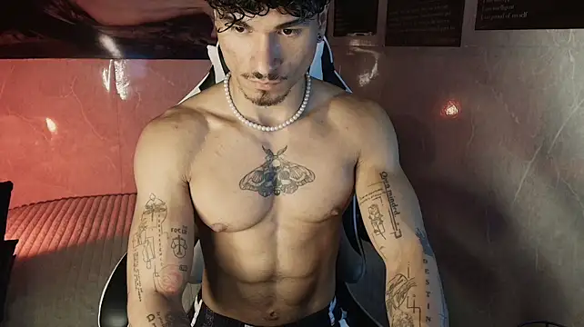 Thomas_Fit1 লাইভ XXX চ্যাট