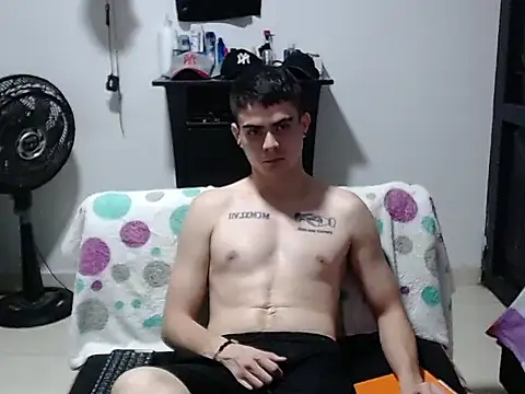 Zac_Efront Adlı Modelin Canlı XXX Sohbeti