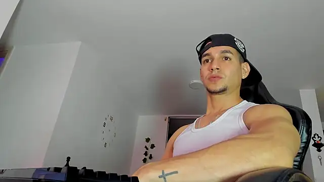XXX chat uživo modela Jamexxx1_