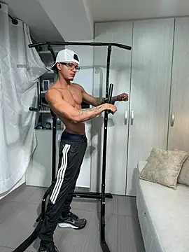 XXX chat uživo modela Paradise_boy__