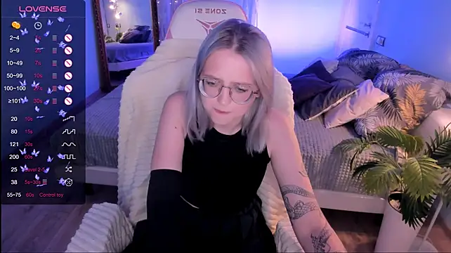 LunarGlow's Live XXX Chat