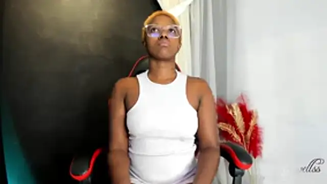 XXX chat uživo modela connywellss