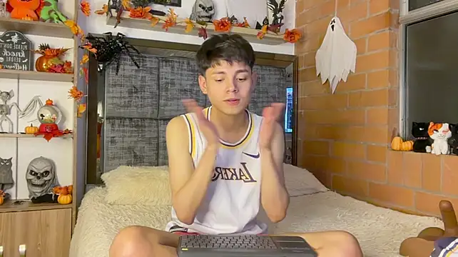 XXX chat uživo modela Andy_Belier23