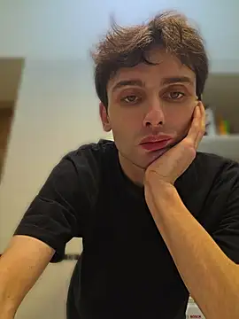 XXX chat uživo modela Bad_Bitch_Boy