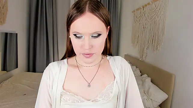 EffieMinki's Live XXX Chat