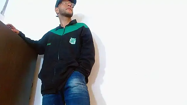 Czat XXX na żywo – Alphamaster_92