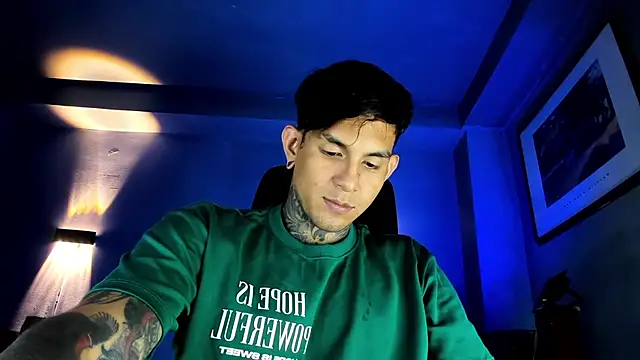 Travisttanner28 Live XXX-Chat