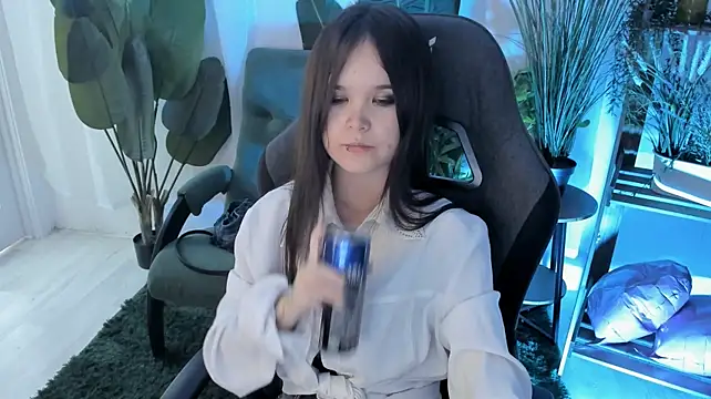 Elainebeness Chat XXX in diretta