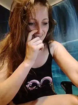 Chatroom XXX en direct de CrazyMaya39