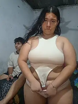 ParejaCurvy20 লাইভ XXX চ্যাট