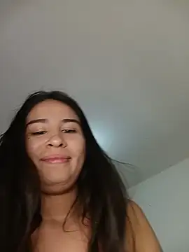 XXX chat uživo modela safiya__emira