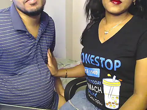 VelvetCoupleLive: онлайн-секс-чат