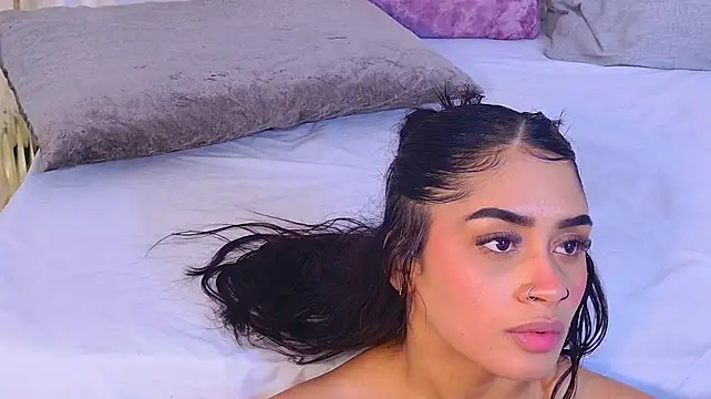 KarinaAdamsX Adlı Modelin Canlı XXX Sohbeti
