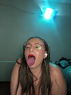 צ'אט XXX בשידור חי של cataleyamyst