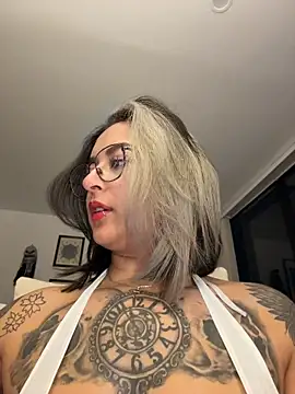 Rae_Lil_White's Live XXX Chat