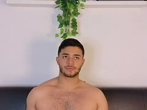 TylerWest_ élő XXX-chatje