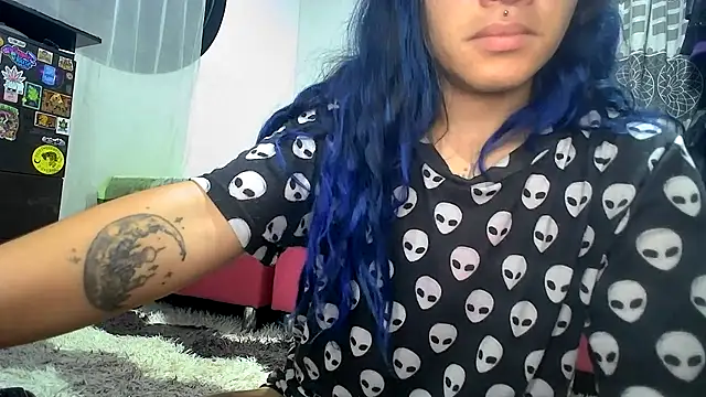 Little_Doll25's Live XXX Chat