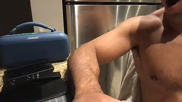 XXX chat uživo modela BigGuyMuscle