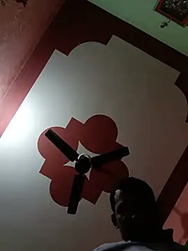 Pertunjukan Kamera Web avikm2131