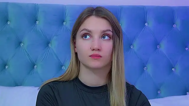 StacyEvances' Live XXX Chat