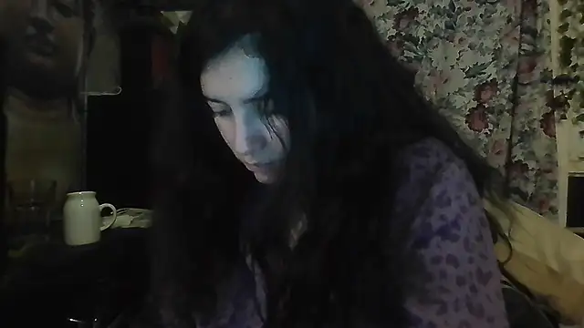 creepyh0e_'s Live XXX Chat