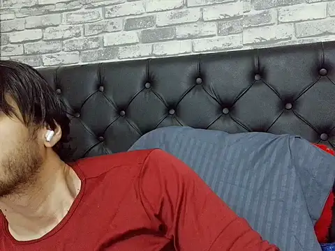 MrTyler667 Adlı Modelin Canlı XXX Sohbeti