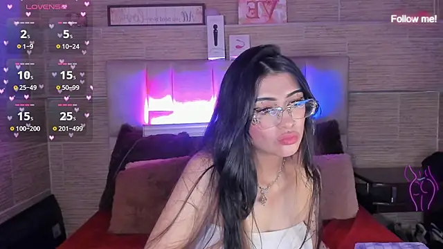 XXX chat uživo modela mia_devine_