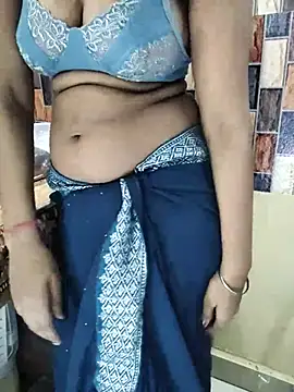 XXX chat uživo modela Bhoomi