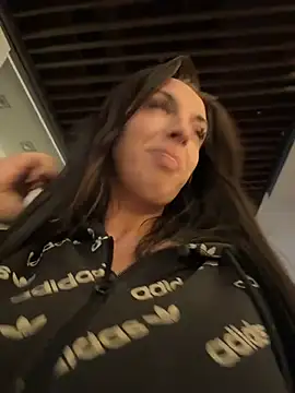 XXX chat uživo modela Almmaxxxx