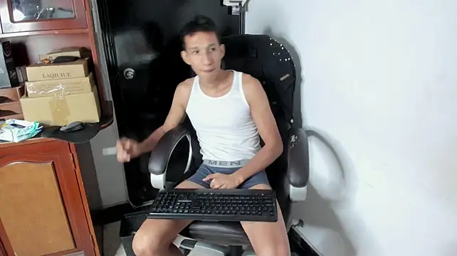 AlphaMarco's Live XXX Chat