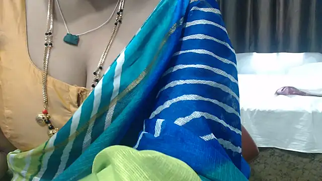 sunitha-3 Chat XXX in diretta